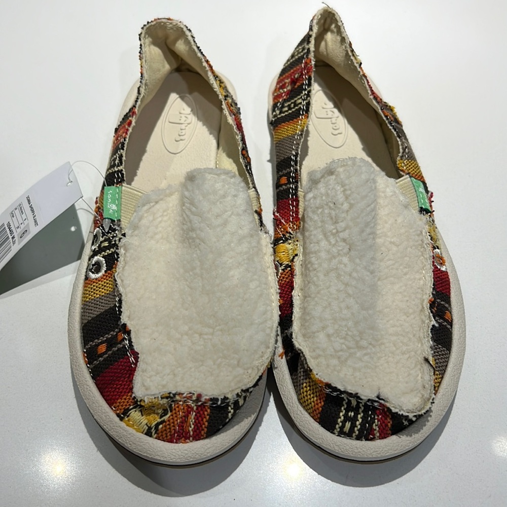 Sanuk Donna Sherpa Blanket